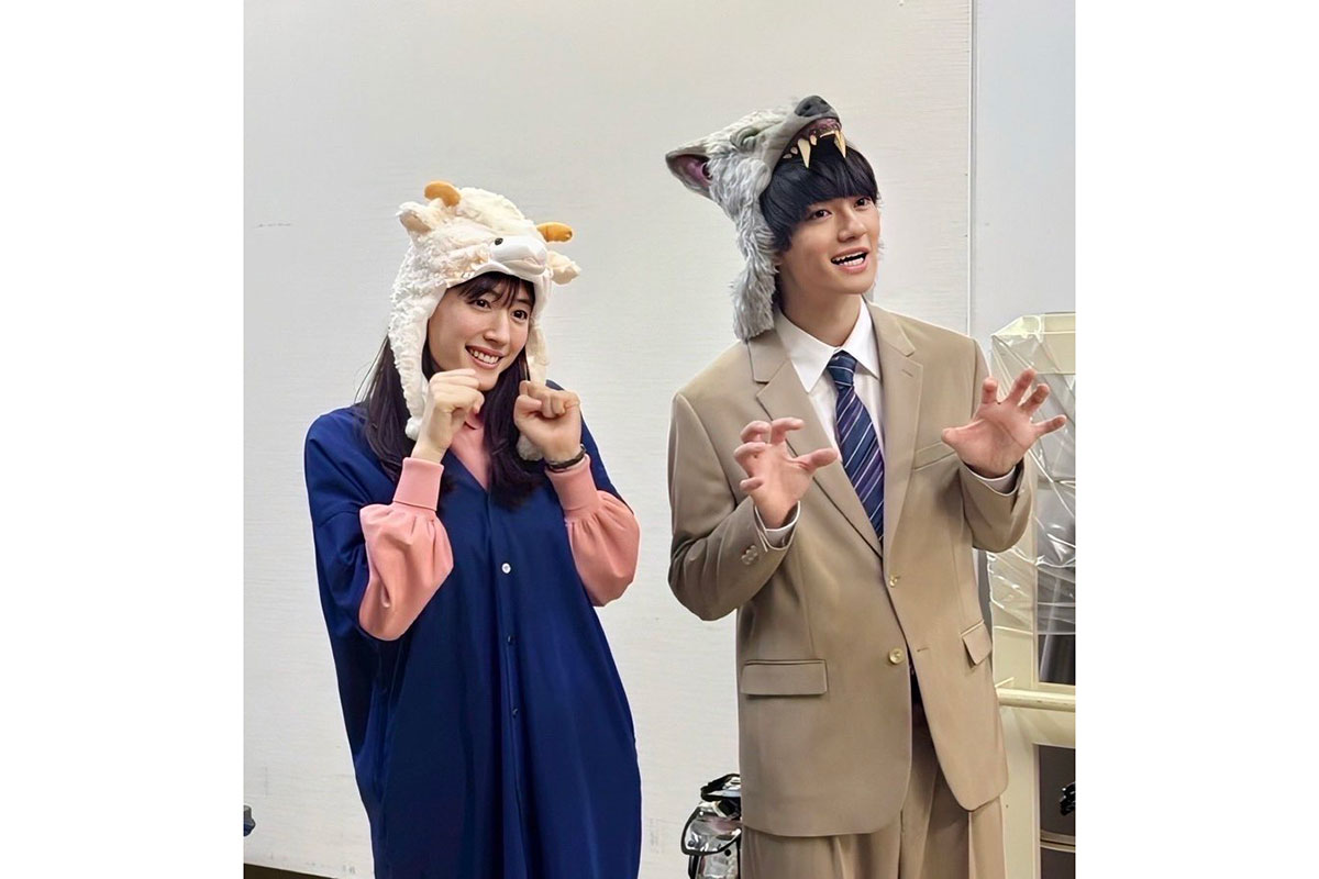 綾瀬はるか(左)とM!LKの佐野勇斗【写真:X(@sanohayatodazo)より】