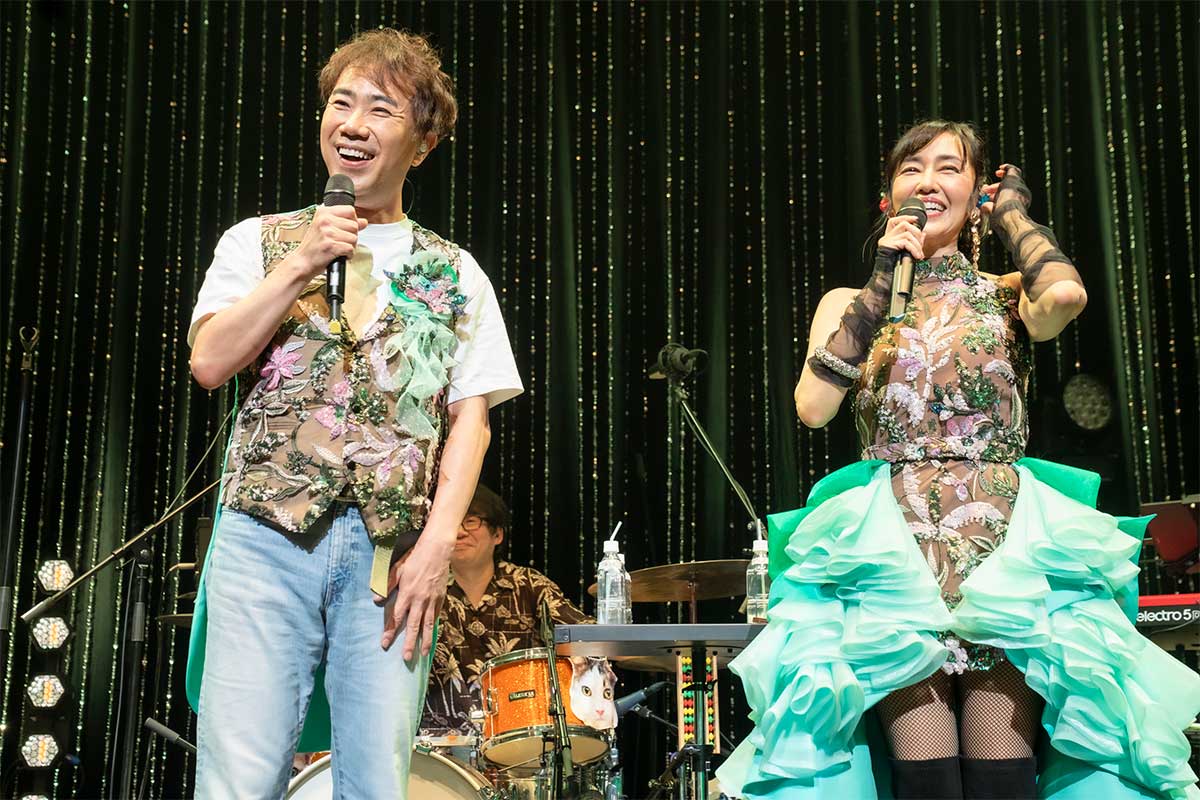 サプライズゲストとして藤井隆(左)が登場した