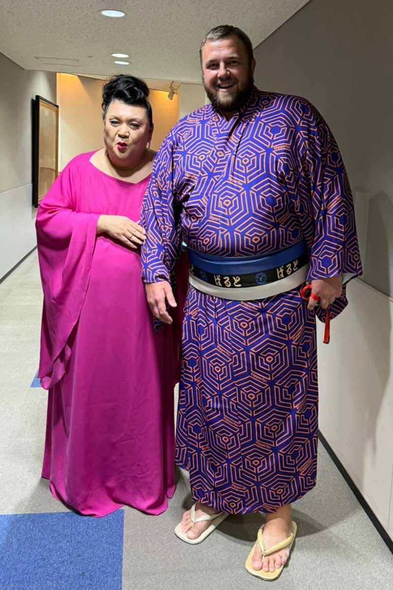 マツコ・デラックス(左)と把瑠都【写真:X(@barutokaito)より】