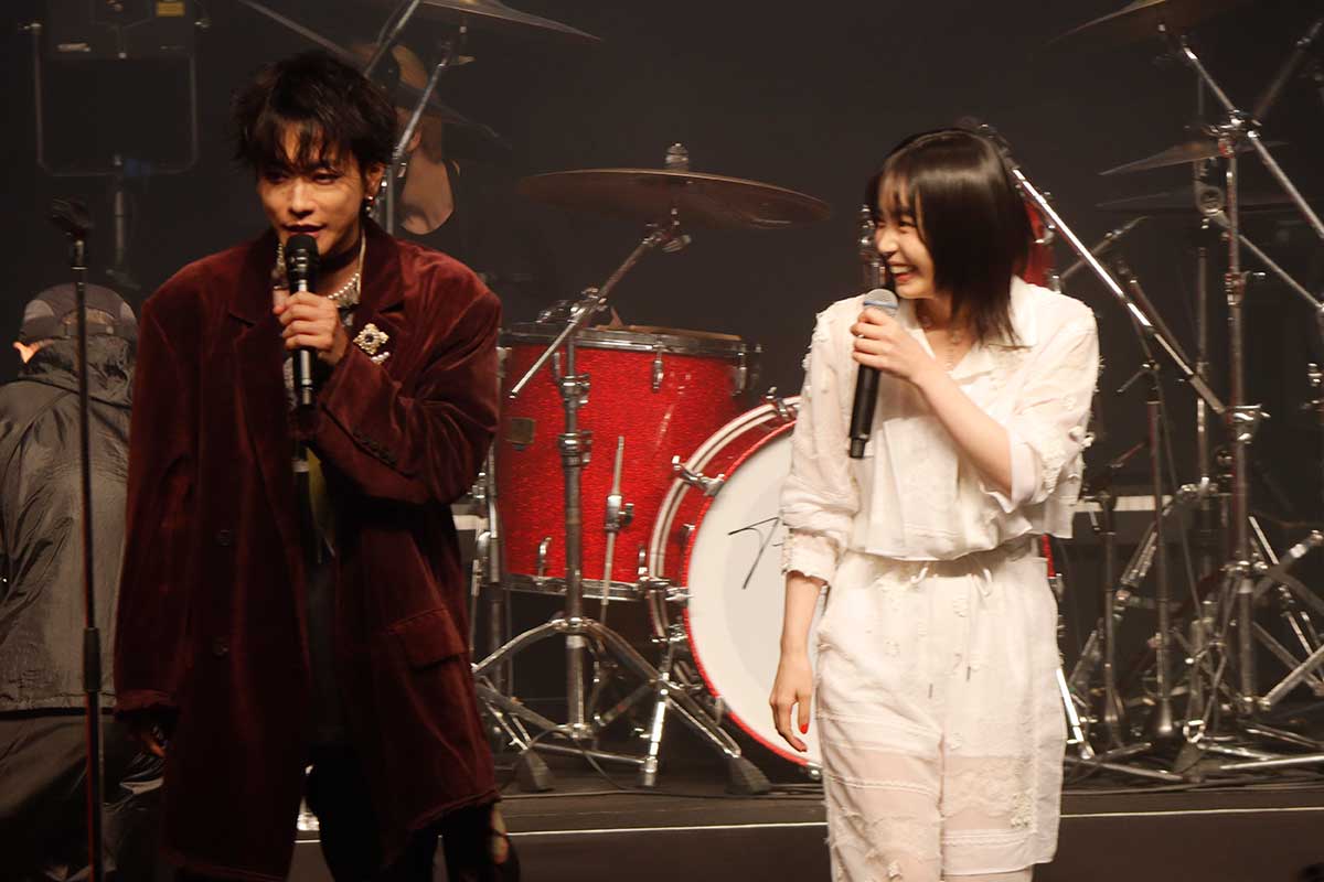 佐藤健、サプライズ生演奏＆熱唱　主演ドラマの劇中バンドで観客魅了…会場から「最高！」の声