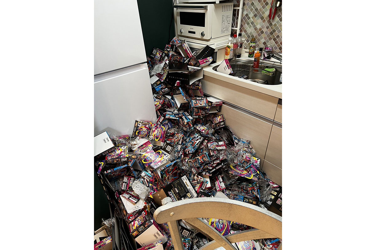「AIで作った加工じゃないの？！」捨てられた大量のポケモンカード…民泊が外国人転売組織の拠点に？