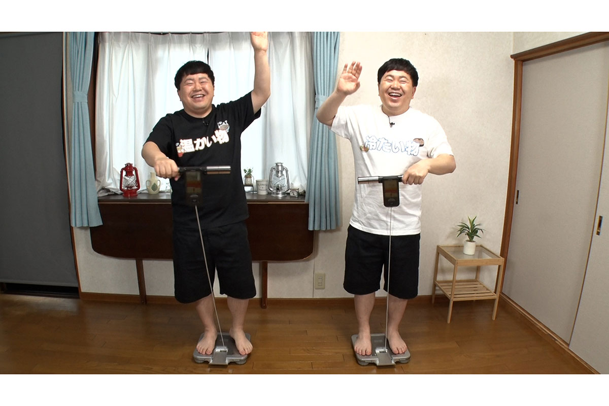 『巷のウワサ大検証!それって実際どうなの会』に出演するザ・たっち【写真:(C)TBS】