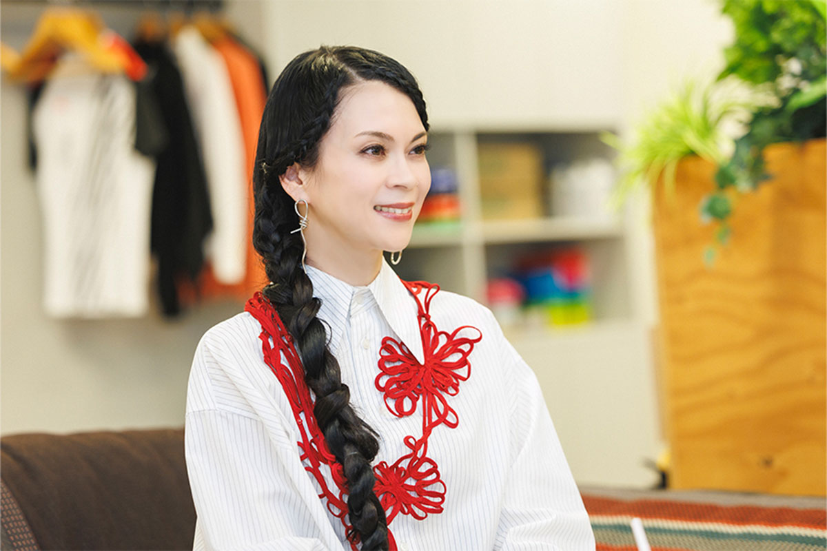 デビューから25年を振り返った小柳ゆき【写真：冨田味我】