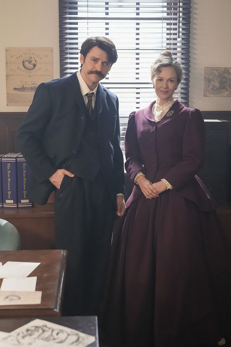 『ばけばけ』に出演するトミー・バストウ（左）とシャーロット・ケイト・フォックス【写真：(C)NHK】