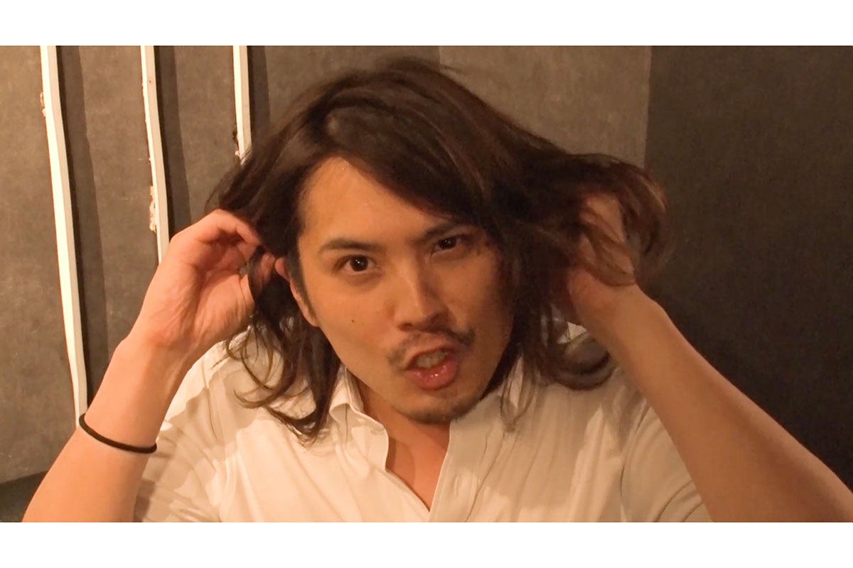 元NEWSメンバーが20年ぶりロケ　上裸で女性客に密着、本人は「気持ちいいコレ」も…まさかの出来事にパニック