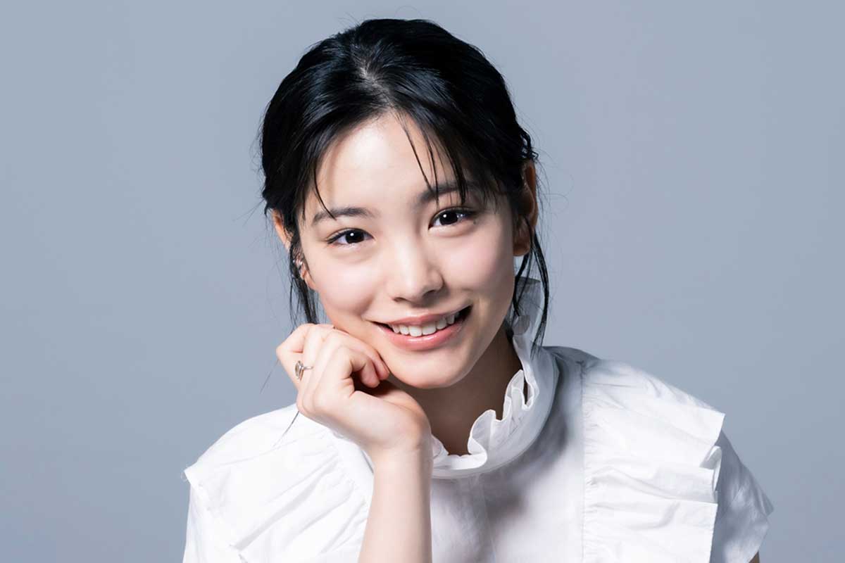「えっ？だれ？」人気女優の変貌にファン驚がく　モード系メイクの當真あみに「ギャップがやばい」