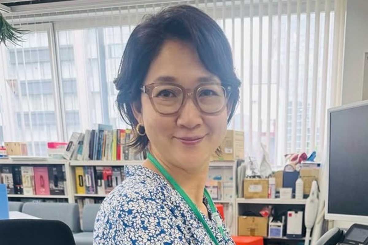 女性芸人が「食べまくり」で嘆き　“はみ出るお肉”…虻川美穂子の自虐ツッコミにファンエール