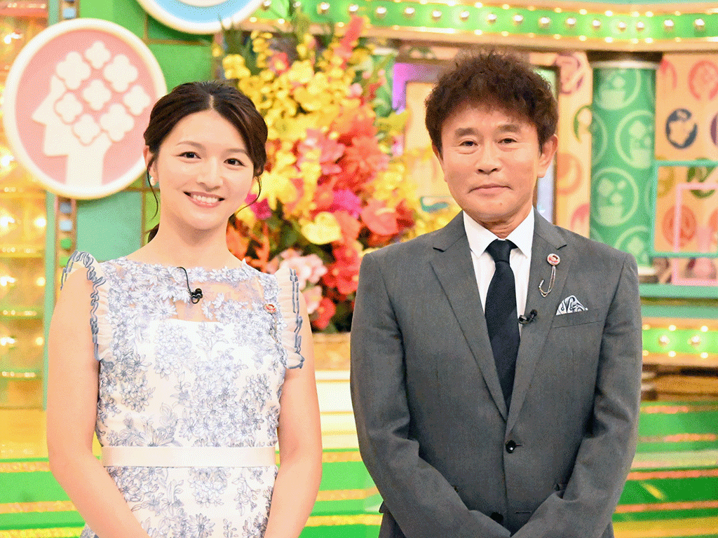 囲み取材に応じたダウンタウンの浜田雅功とMBSの清水麻椰アナ【写真:ENCOUNT編集部】