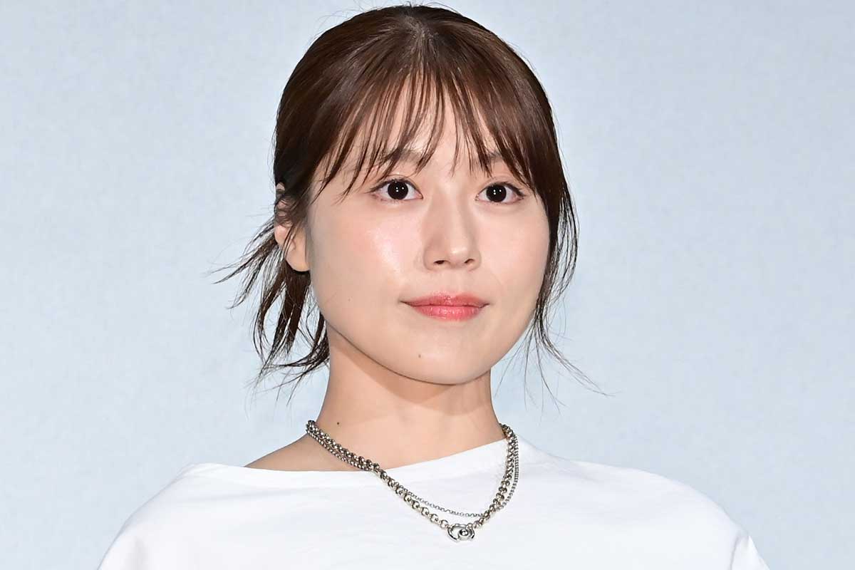 有村架純に「この服で外ロケ？」とファン驚き　長袖シャツ×ベスト姿での仕事報告に「大変そう」の声も