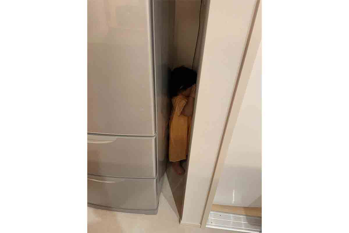「気づくと狭いところばかりに…」　2歳児の行動に共感続々「一瞬うちの子かと」