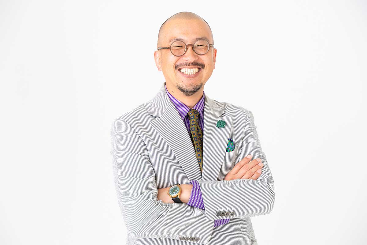 お笑い芸人から教師転身を経験した起業家の坂田聖一郎さん【写真:株式会社ドラゴン教育革命提供】