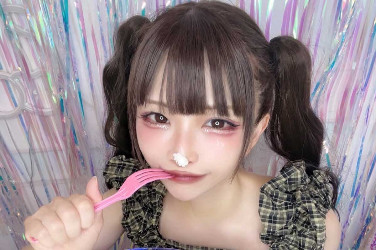 元アイドルの現役ショップ店員・コモレビヨリ「40歳になりました！」　制服姿に衝撃「えっ？」「奇跡の40歳」