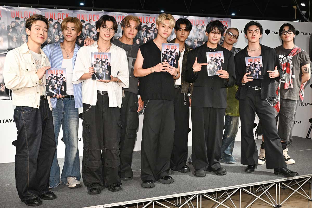 囲み取材に応じたTHE JET BOY BANGERZ【写真：ENCOUNT編集部】