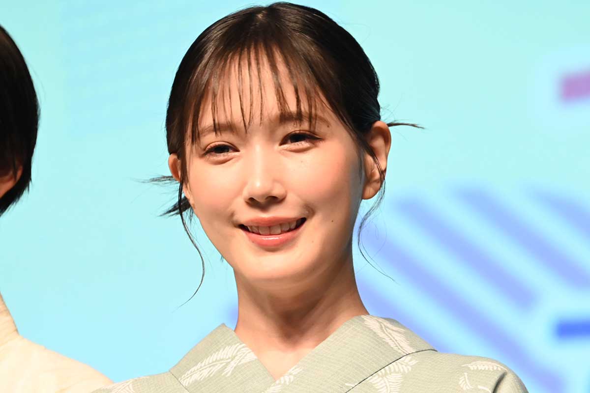 囲み取材に応じた本田翼【写真：ENCOUNT編集部】