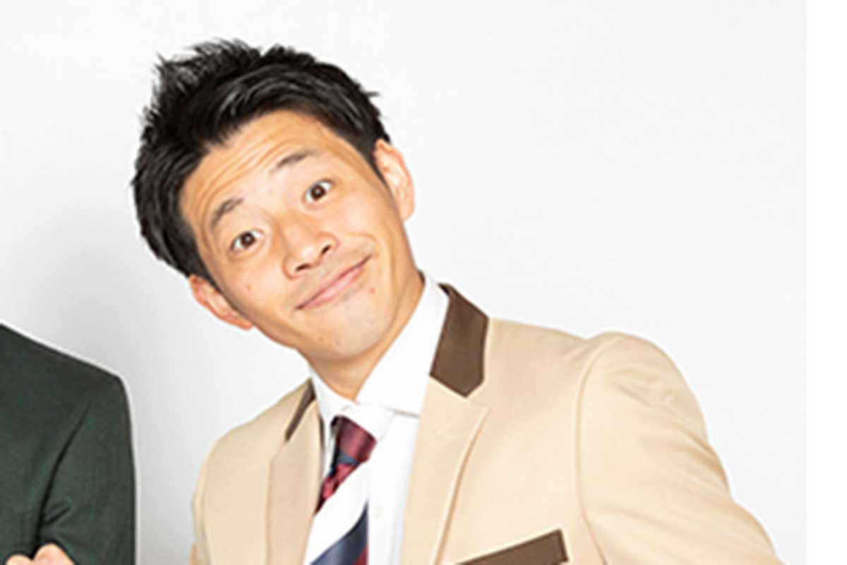 壁のエアコンがまさかの落下「これあかん」　若手芸人が危機一髪「このホースが俺の命を」