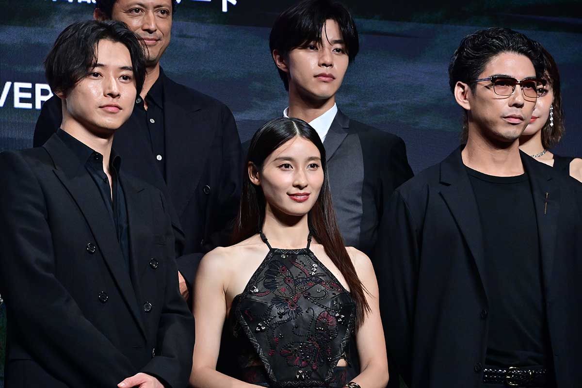 イベントに登壇した山崎賢人、土屋太鳳、賀来賢人（左から）【写真：ENCOUNT編集部】