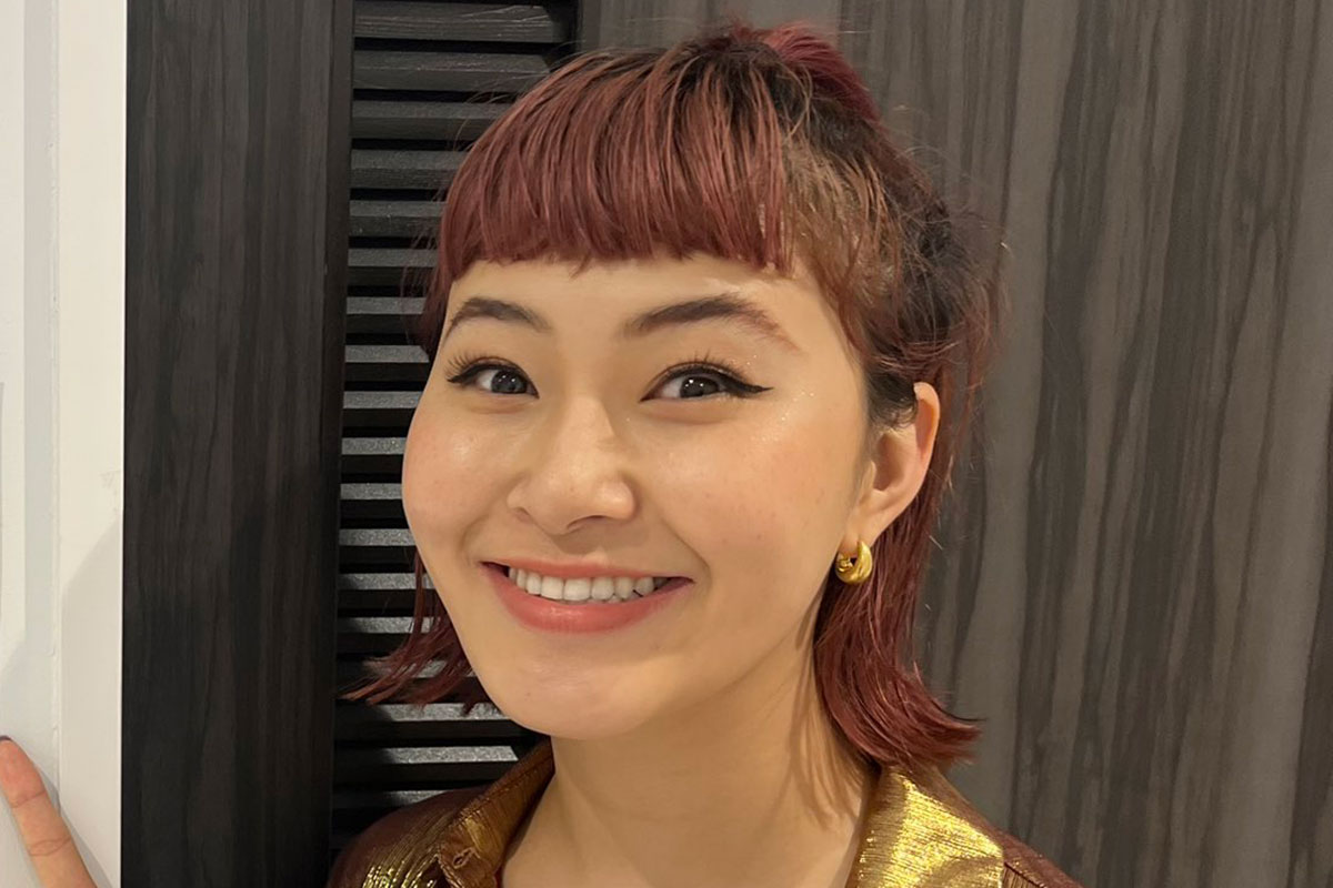 夫と手つなぎでラブラブ　1年前の結婚式を振り返った村上佳菜子に「笑顔が似ていて…」「幸せそう」の声