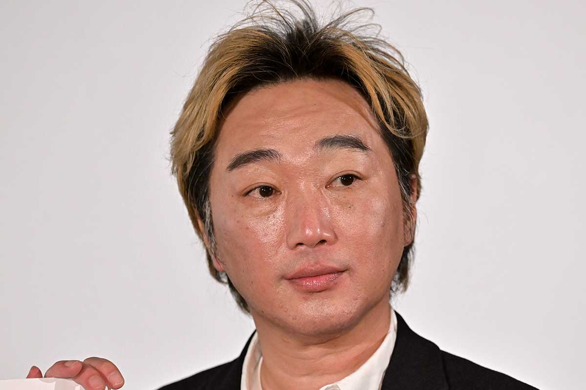 活動自粛中の芸人、近影にネットくぎ付け「風貌は変わっちゃった」　長州力が小沢一敬との再会喜ぶ