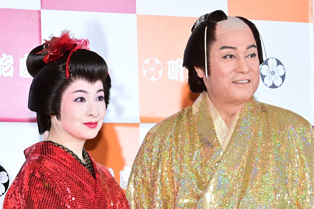 松平健＆檀れいが舞台でモノマネ披露　コロッケ「見に来る価値ある」と太鼓判