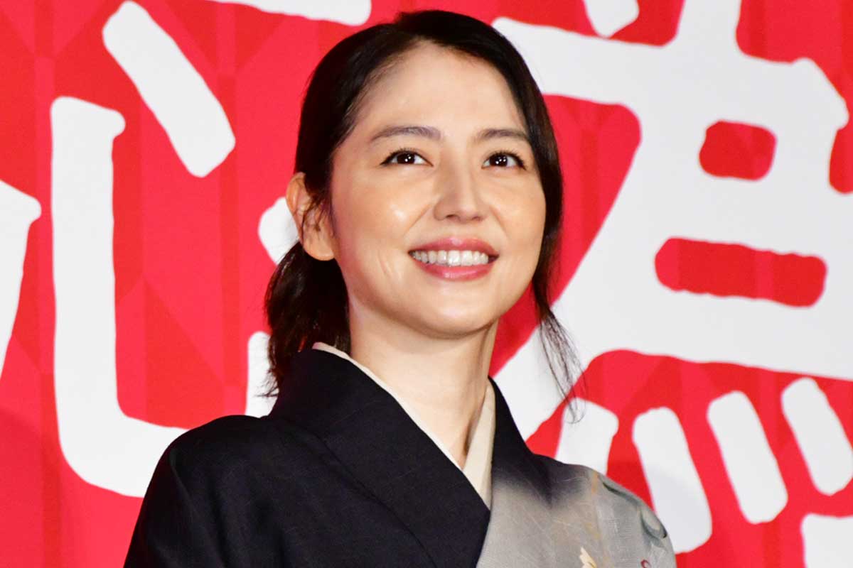 長澤まさみ、時代劇初主演作で成長を実感「私の人生に焼き付いた」　シックな着物姿で登場
