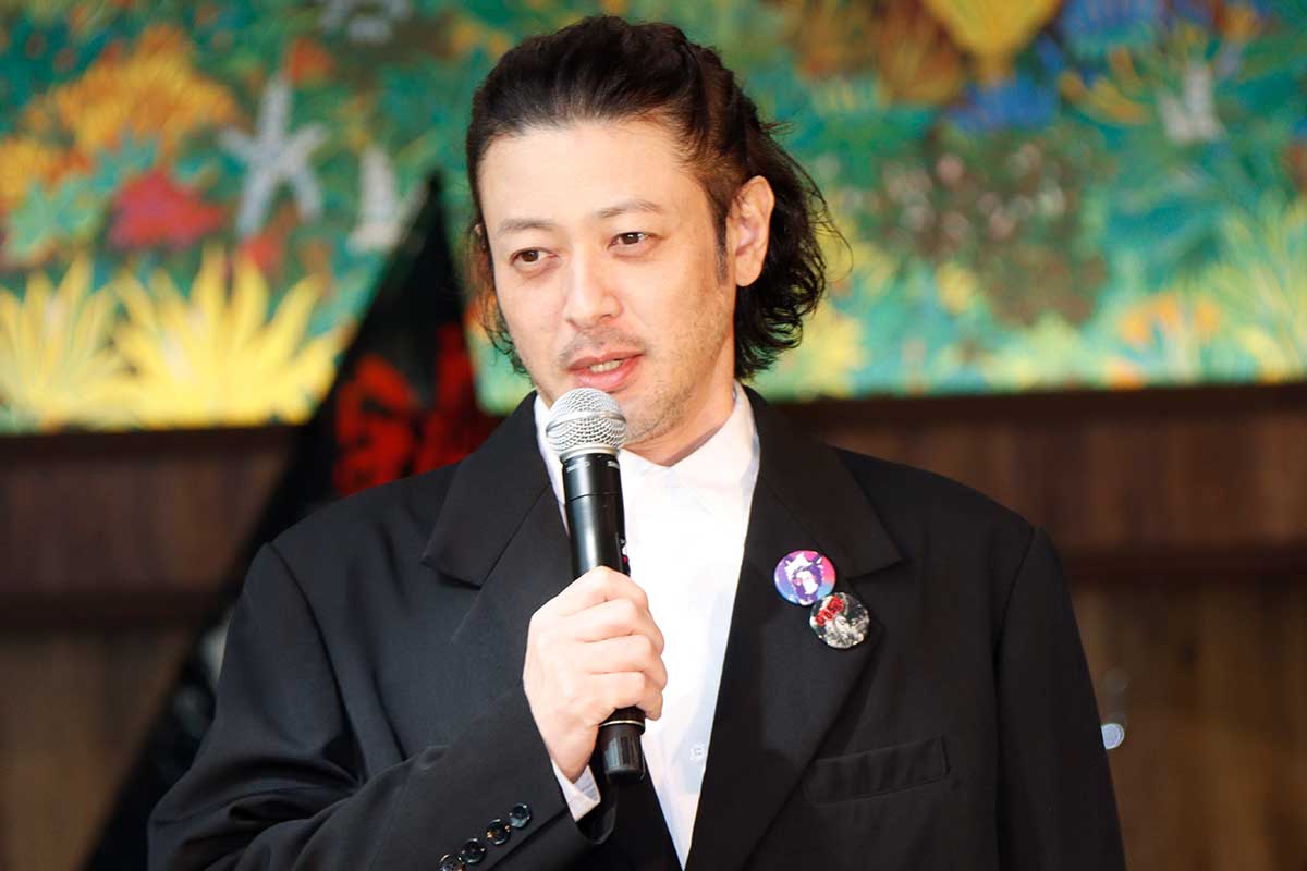 “わんこ向け試写会”を実施したオダギリジョー【写真：ENCOUNT編集部】