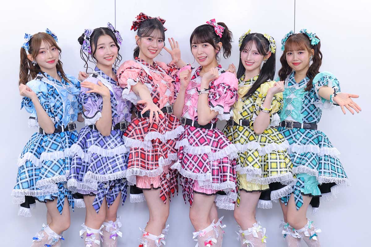 囲み取材に応じた超ときめき▲宣伝部の辻野かなみ、杏ジュリア、坂井仁香、小泉遥香、菅田愛貴、吉川ひより（左から）