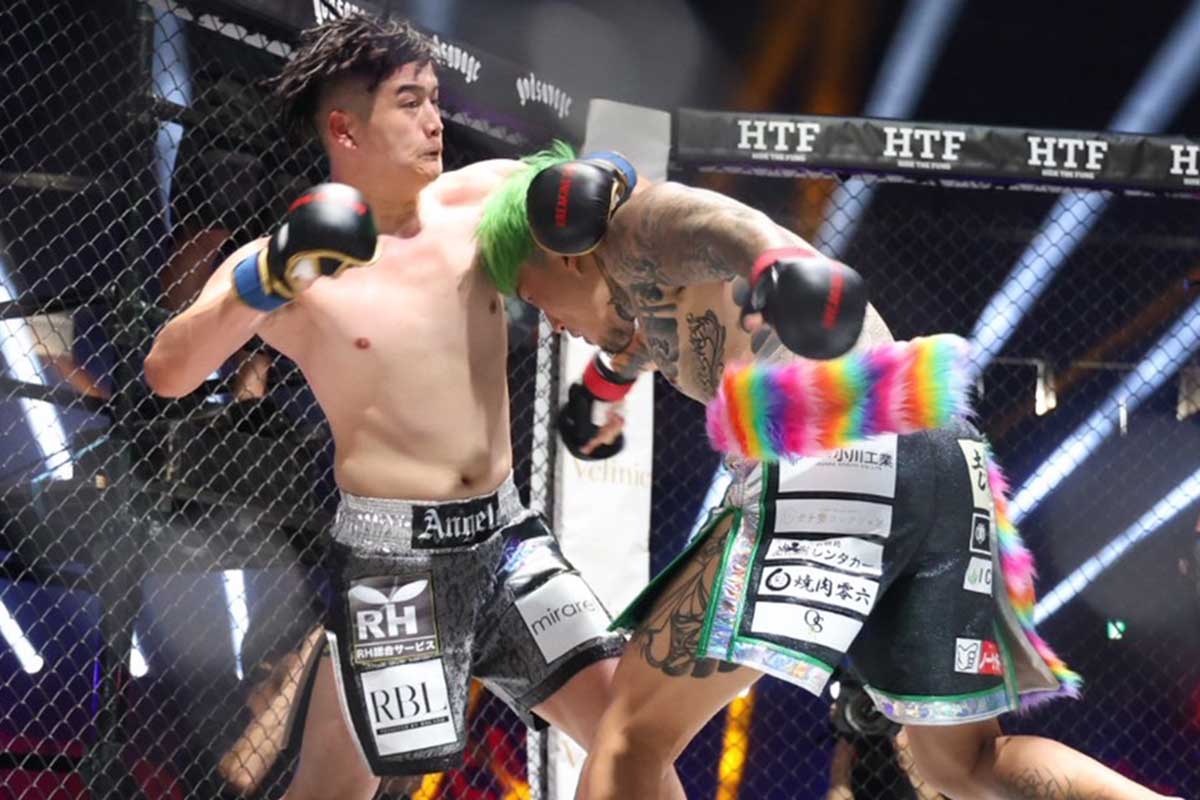 シェンロンからKO勝ちを収めたドラゴン（左）【写真：山口比佐夫】