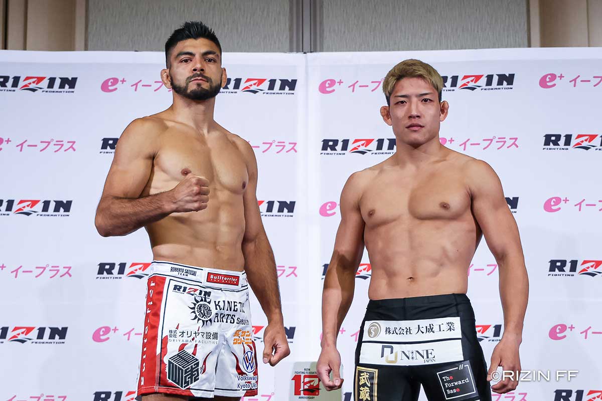ライト級タイトルマッチで対戦するホベルト・サトシ・ソウザ（左）と堀江圭功【写真：(C)RIZIN FF】