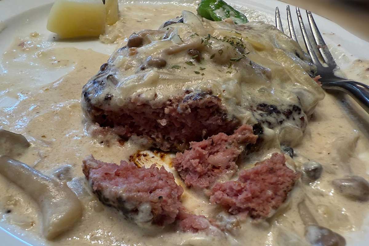 実際のハンバーグメニュー【写真:本人提供】