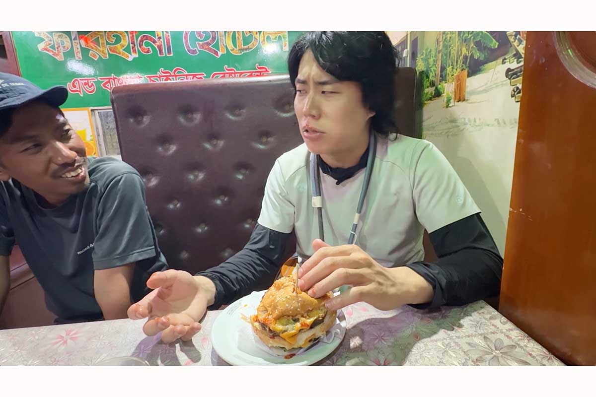 旅先でハンバーガー注文→提供までまさかの1時間半　くるま「さすがにおいしからず…」