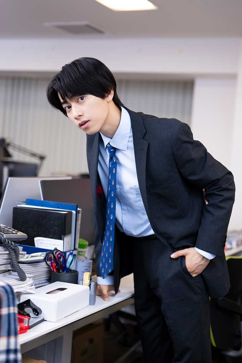 『仮面ライダーガッチャード』で主人公を演じた【写真：舛元清香】