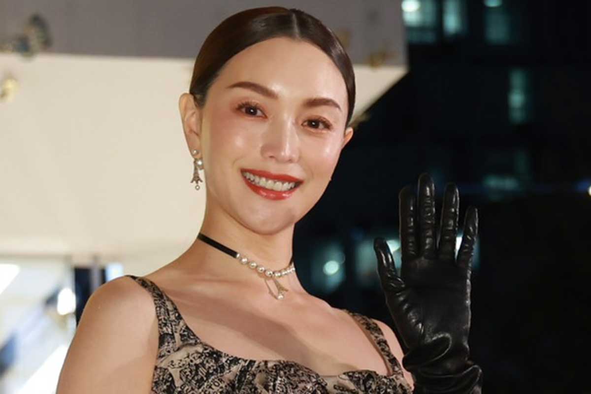 蛯原友里、夫と「初めての出演」報告　ラブラブぶりに反響「憧れる」「美男美女」「雰囲気が似てますね」