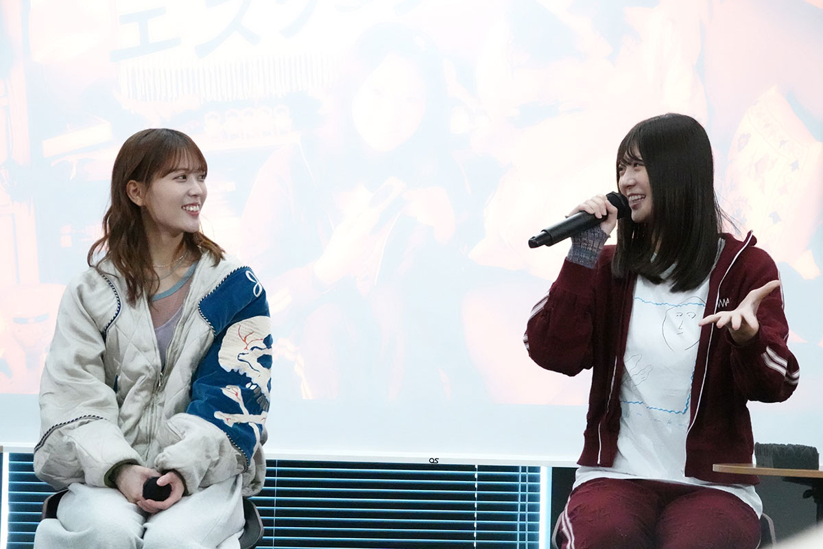 乃木坂46の岩本蓮加（左）と冨里奈央【写真：ENCOUNT編集部】