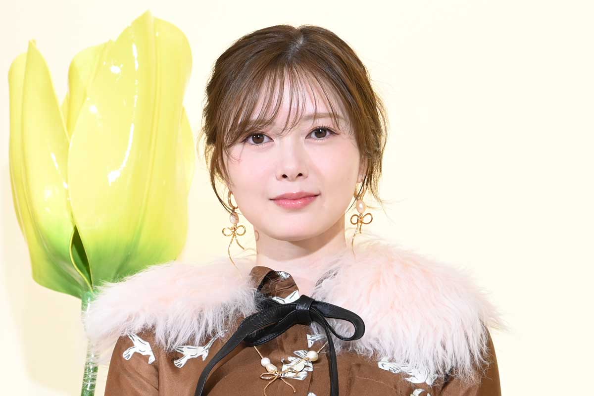 白石麻衣、ピンク好きになった「可愛いと思える年齢に」　心ときめく瞬間は「自分にフィットした靴を見つけた時」