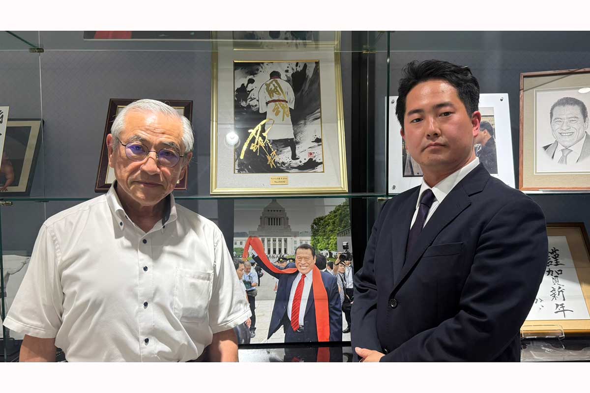 A猪木の実弟・啓介氏とも初対面した岡田社長