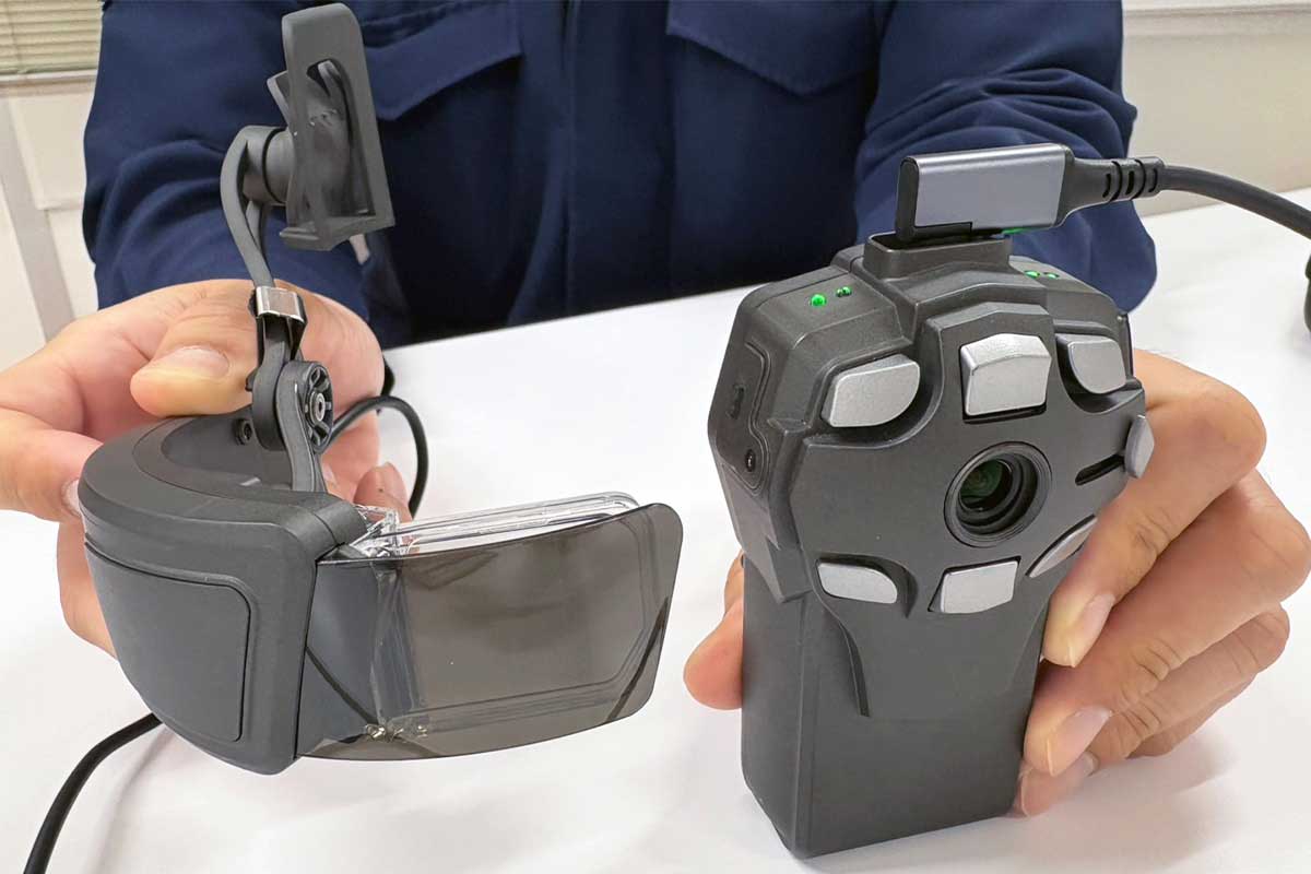 最新警備ツールを実際に着用してみた【写真：ENCOUNT編集部】
