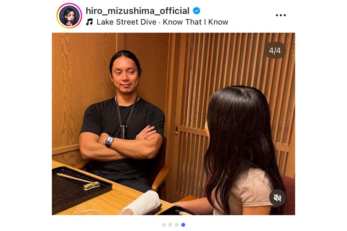 水嶋ヒロ(左)【写真:インスタグラム(@hiro_mizushima_official)より】