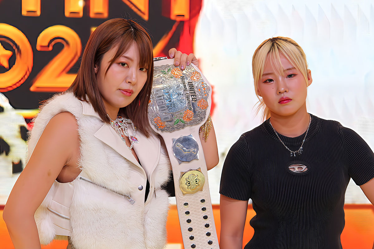桜井麻衣(左)とビクトリア弓月はこの後乱闘に【写真:橋場了吾】