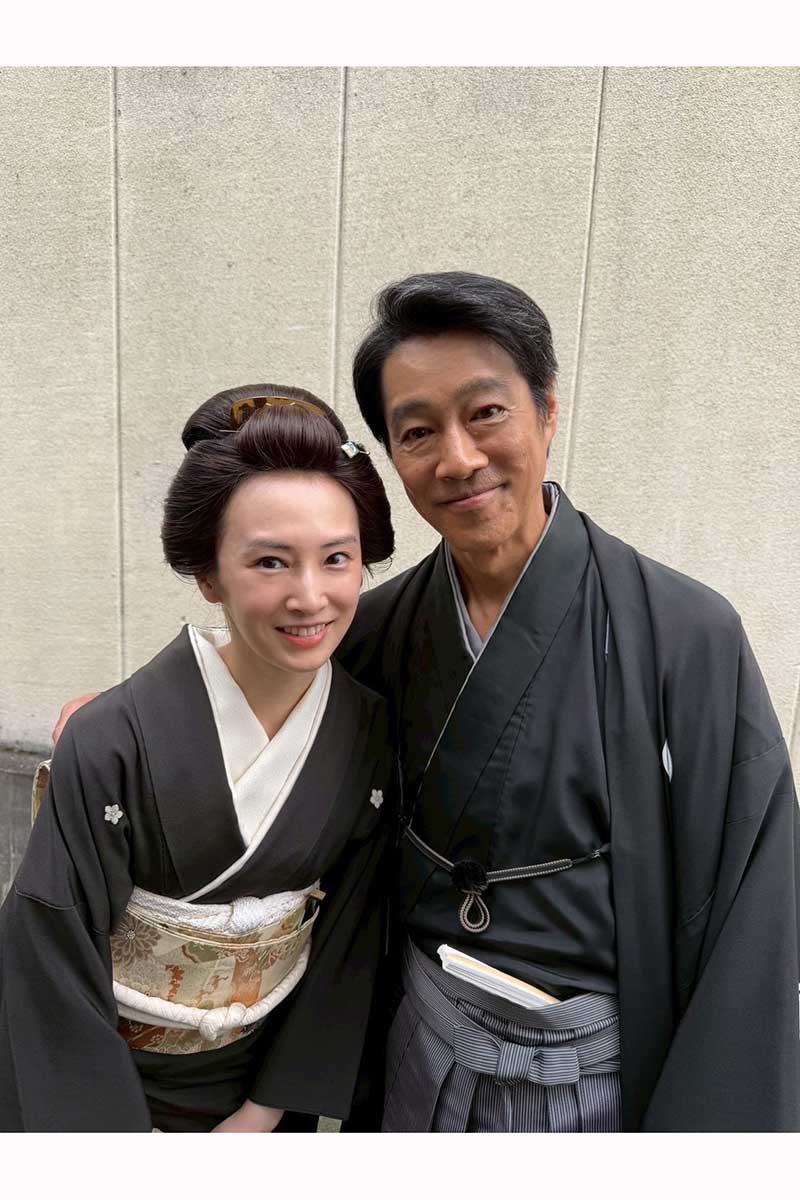 『ばけばけ』に出演している北川景子(左)と堤真一【写真:インスタグラム(@KKeiko_official)より】