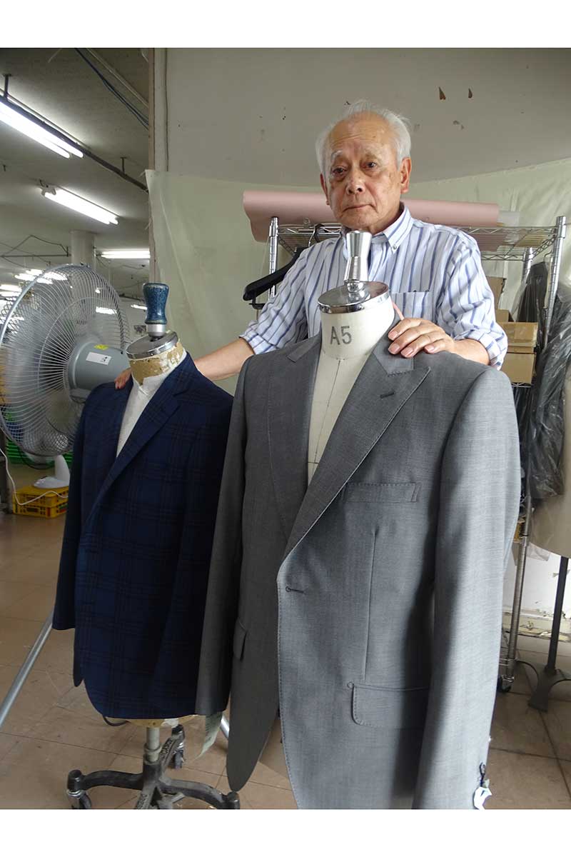 スーツの仕立て一筋62年のベテラン、吉田三郎さん【写真:ENCOUNT編集部】