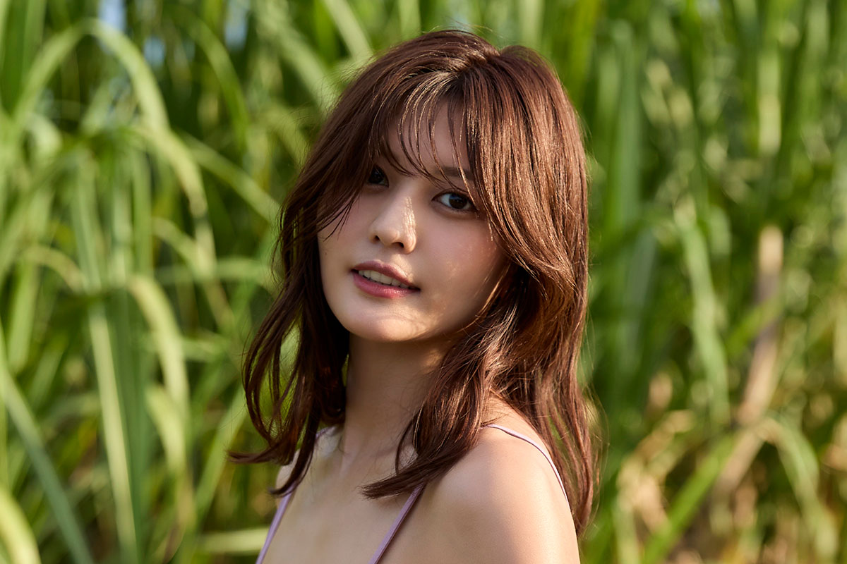 “世界で最も美しい顔100人”林ゆめ、水着＆ランジェリーで大胆色気　2nd写真集を発売