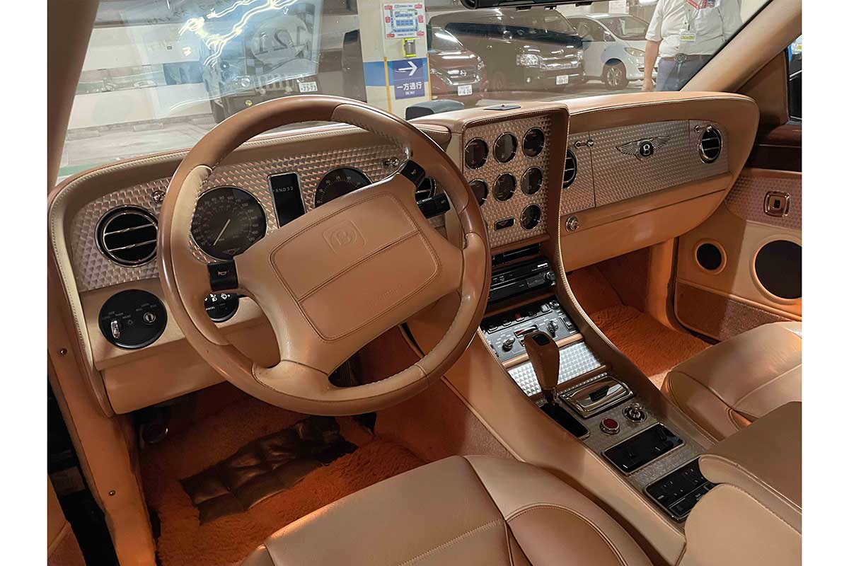 愛車は新車時4000万円、楽しさは“ベンツ超え”　日本にわずか44台…「これぞ芸術作品」