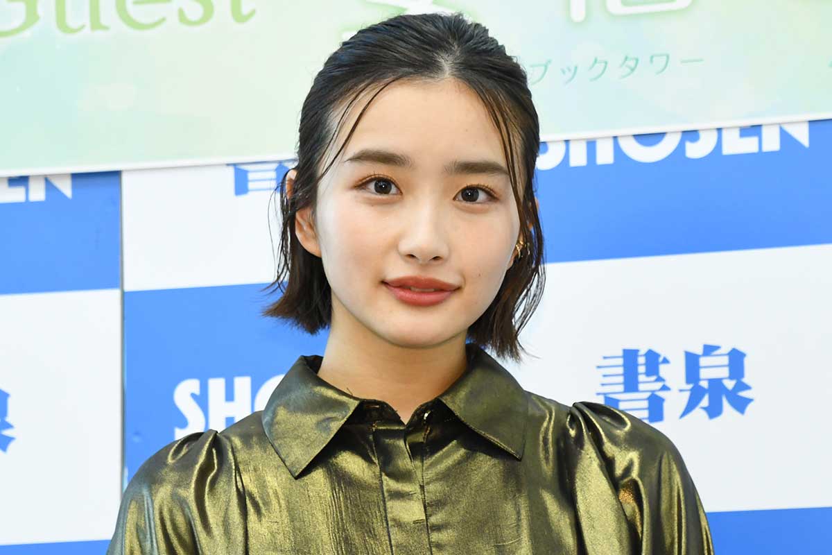 『仮面ライダー』出演グラドル、レアな「すっぴん寝起き」が「最強すぎる！」　安倍乙に反響「ほれてまう」