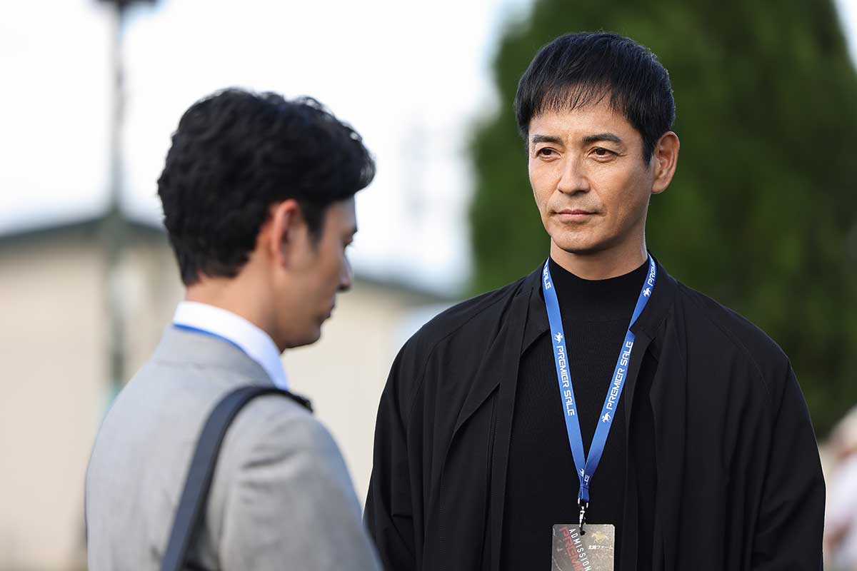 栗須(左=妻夫木聡)と椎名(沢村一樹)【写真:(C)TBSスパークル/TBS】