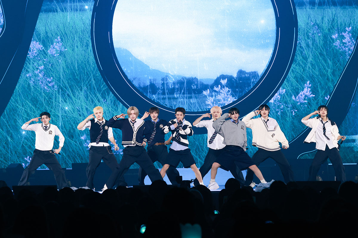 &TEAMのパフォーマンス【写真:(C)YX LABELS】