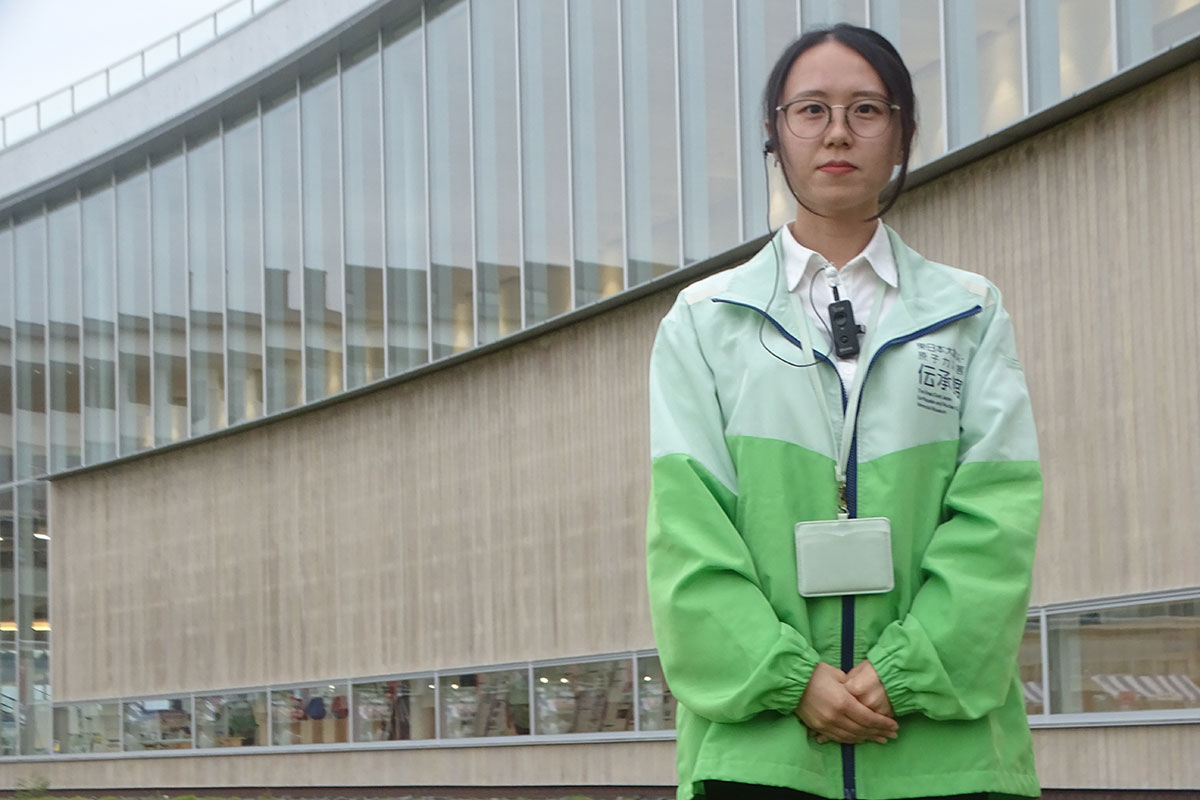 伝承館で語り部として活動する横山和佳奈さん【写真:ENCOUNT編集部】