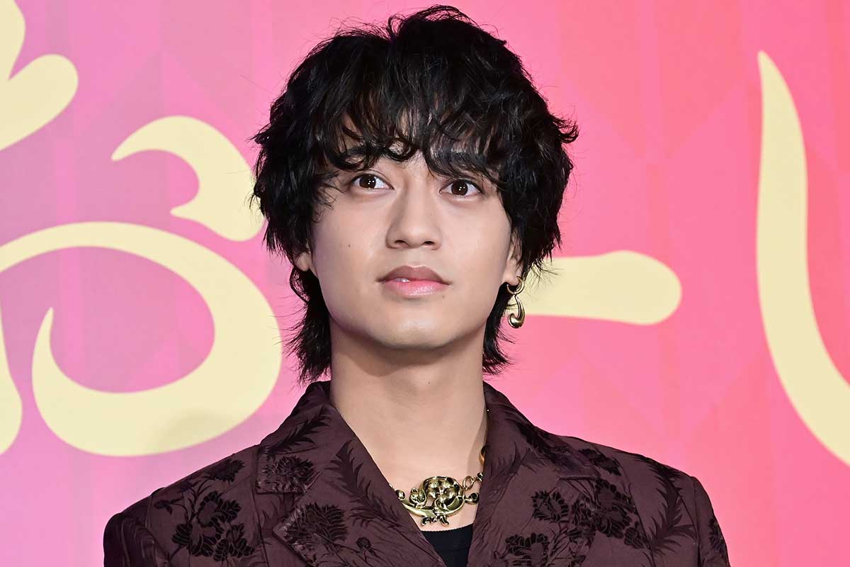 キンプリ高橋海人「若いときの父親そっくり」　”色っぽい姿”で実母をときめかせる