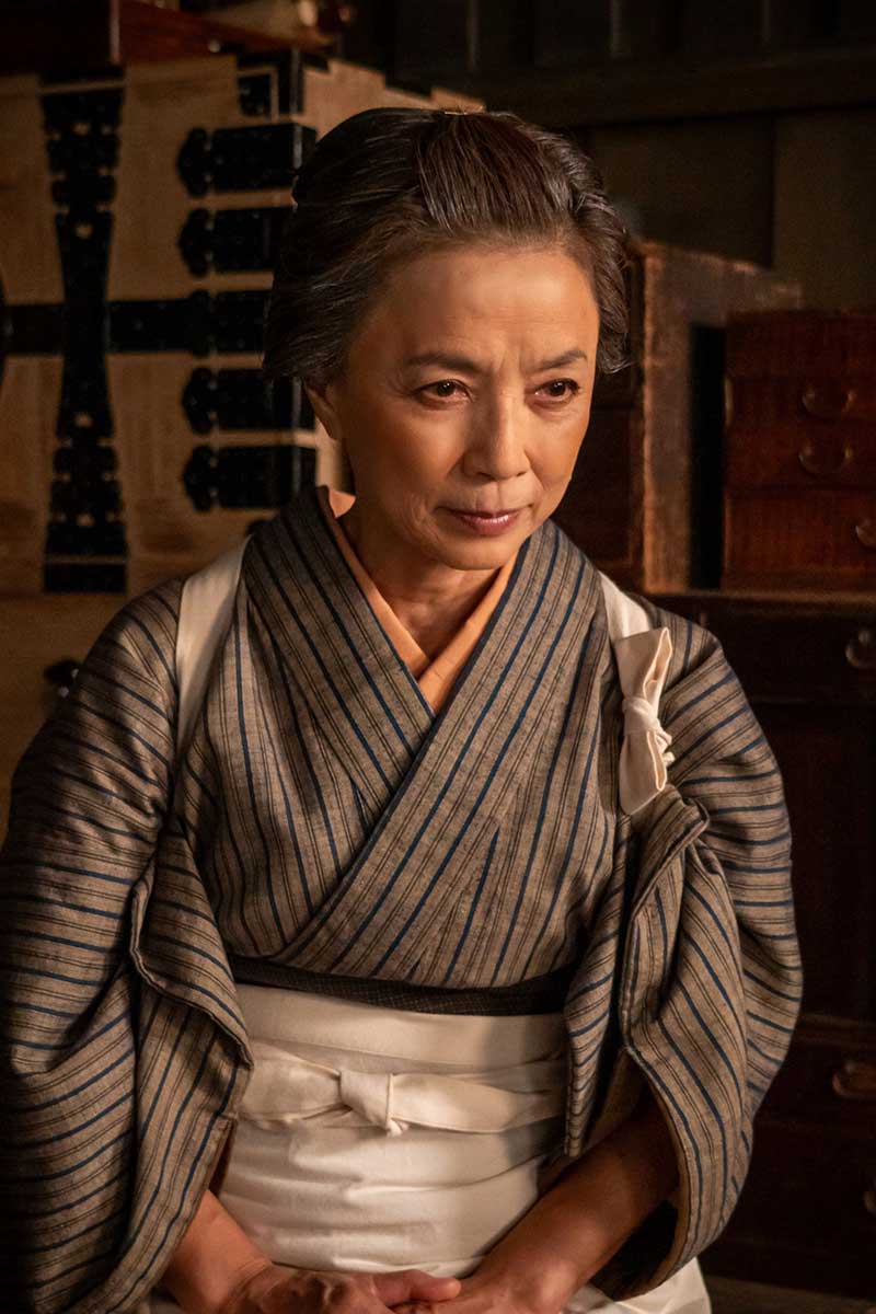 産婆を演じる榊原郁恵【写真：(C)NHK】