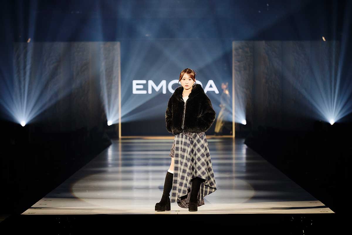 辻希美の長女・希空、3種コーデで変幻自在　“絶対領域”チラリなガーリールックからクールな表情も【サツコレ2025AW】