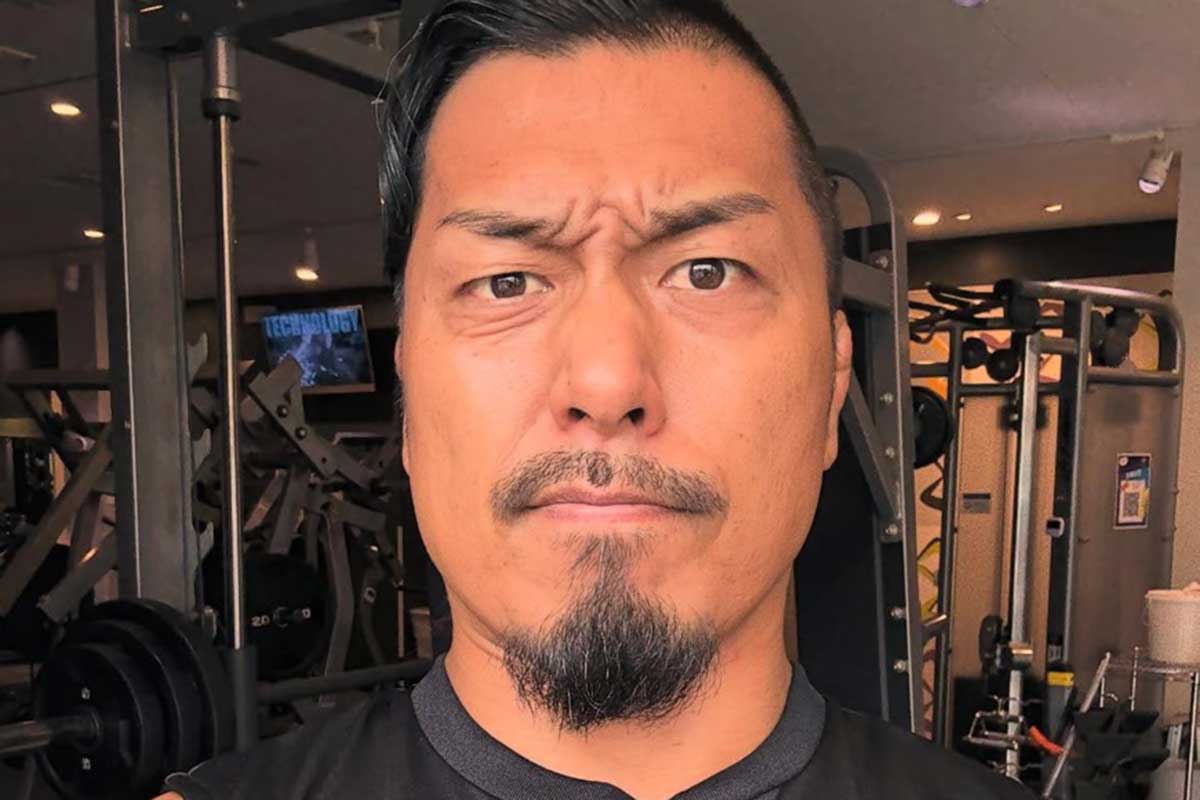 鷹木信悟、21歳→42歳の比較に「雰囲気変わったね…」　ファンも仰天「若い時可愛い」「めっちゃ変わってる」